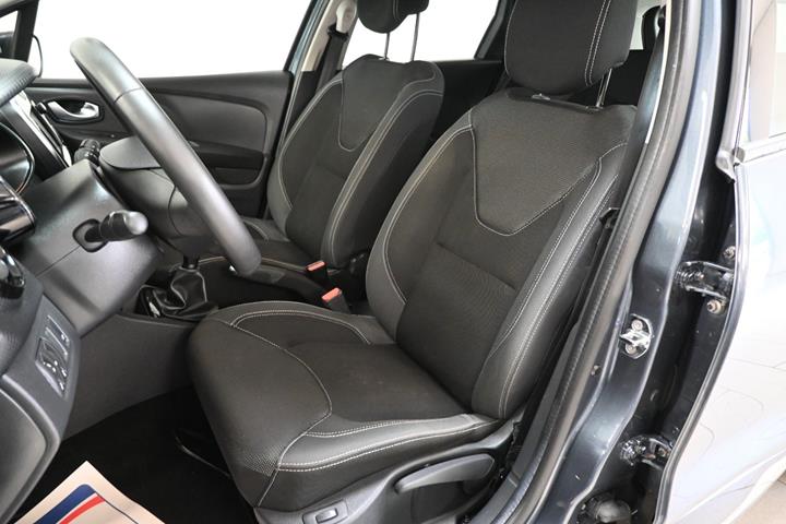 Grå Renault Clio IV fra 2017