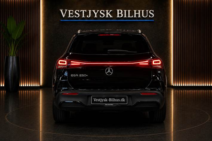 Sort Mercedes EQA250+ fra 2024