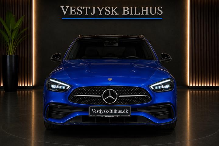 Blå Mercedes C300 e fra 2023