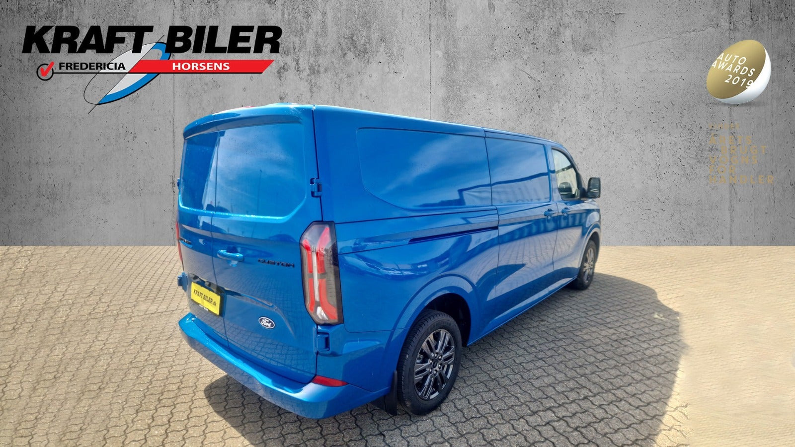 Blå Ford E-Transit Custom 340 L2 fra 2025