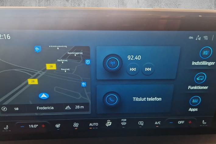 Blå Ford E-Transit Custom 340 L2 fra 2025