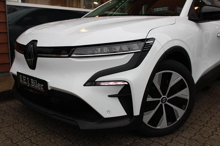 Hvid Renault Megane E-Tech fra 2022