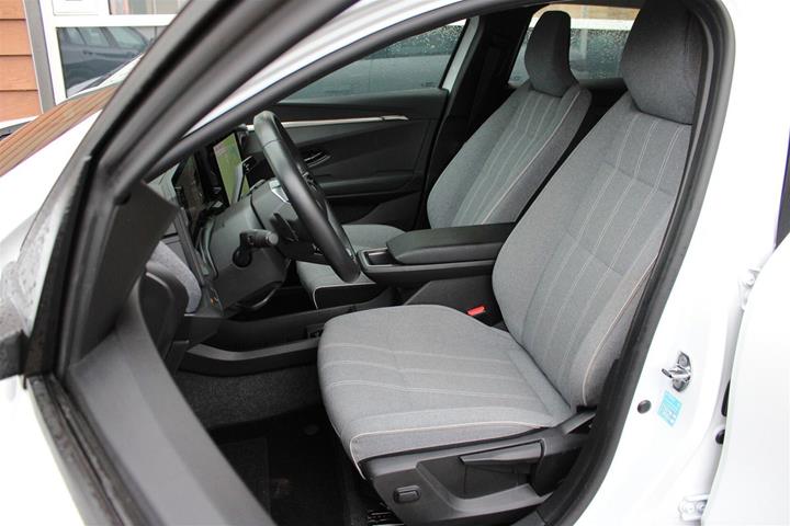 Hvid Renault Megane E-Tech fra 2022