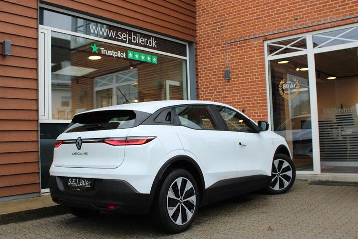 Hvid Renault Megane E-Tech fra 2022
