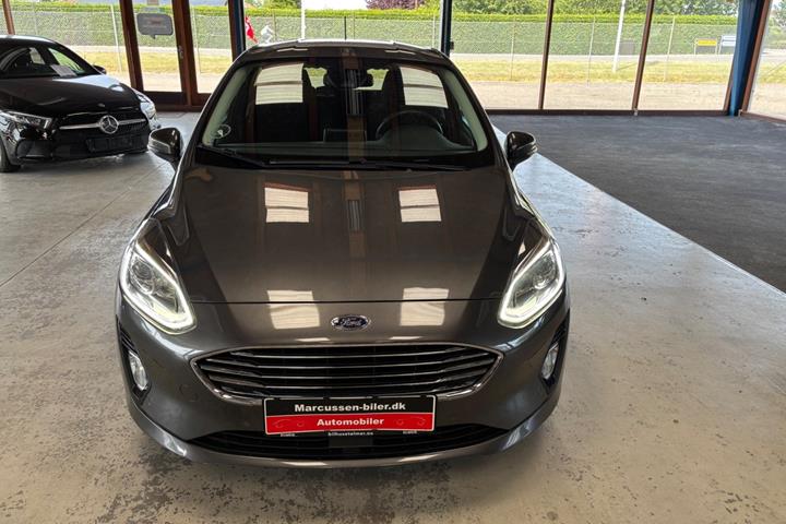 Grå Ford Fiesta fra 2019