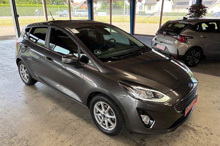Grå Ford Fiesta fra 2019