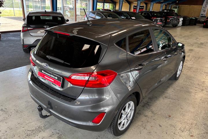 Grå Ford Fiesta fra 2019