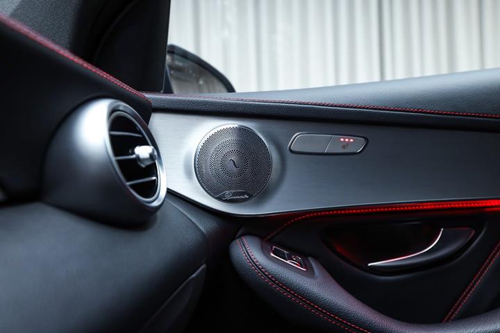 Grå Mercedes GLC43 fra 2021