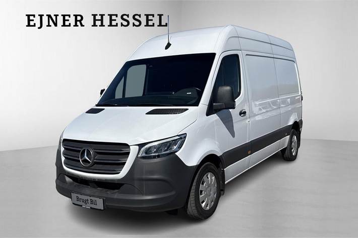 Hvid Mercedes Sprinter 215 fra 2023