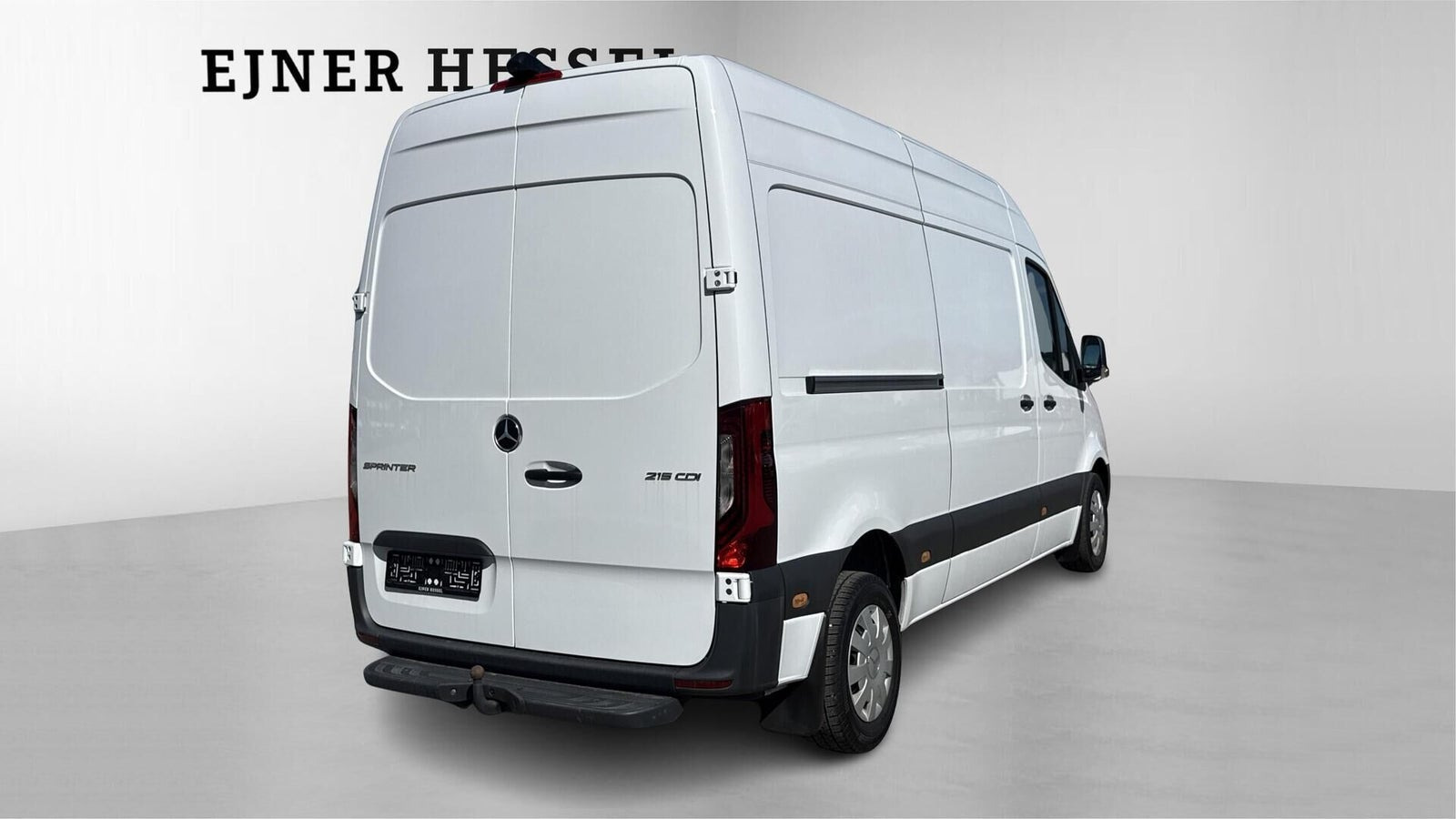 Hvid Mercedes Sprinter 215 fra 2023