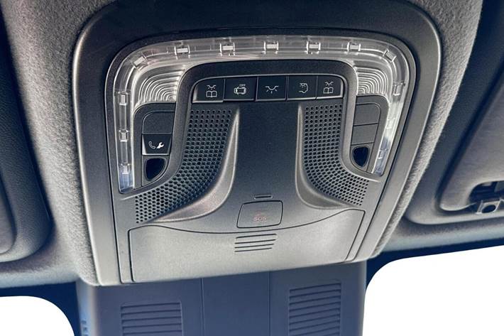Hvid Mercedes Sprinter 215 fra 2023