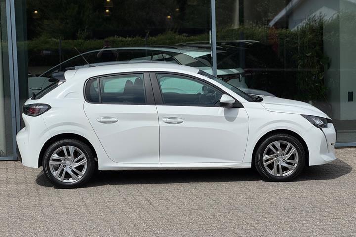 Hvid Peugeot 208 fra 2020