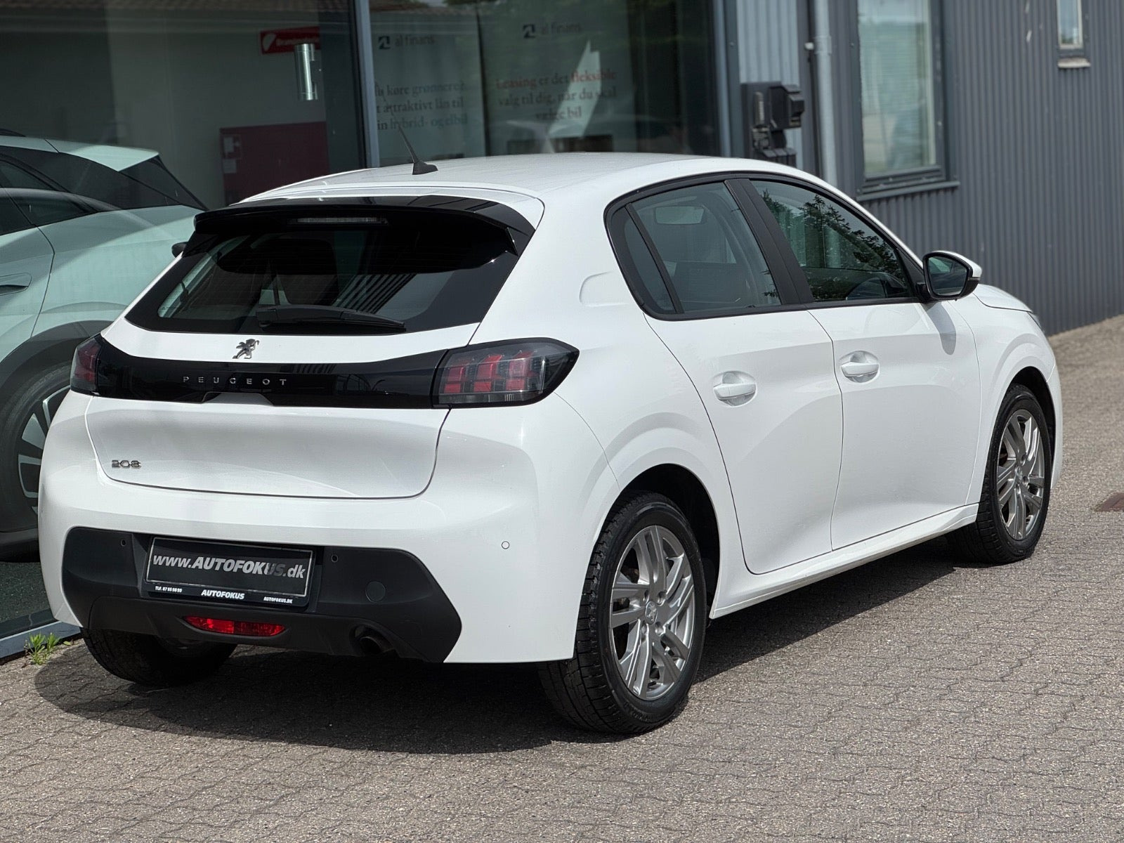 Hvid Peugeot 208 fra 2020