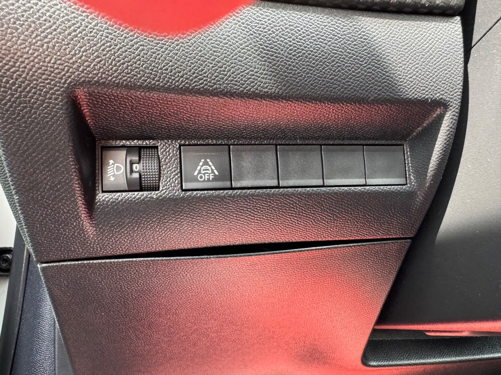 Hvid Peugeot 208 fra 2020