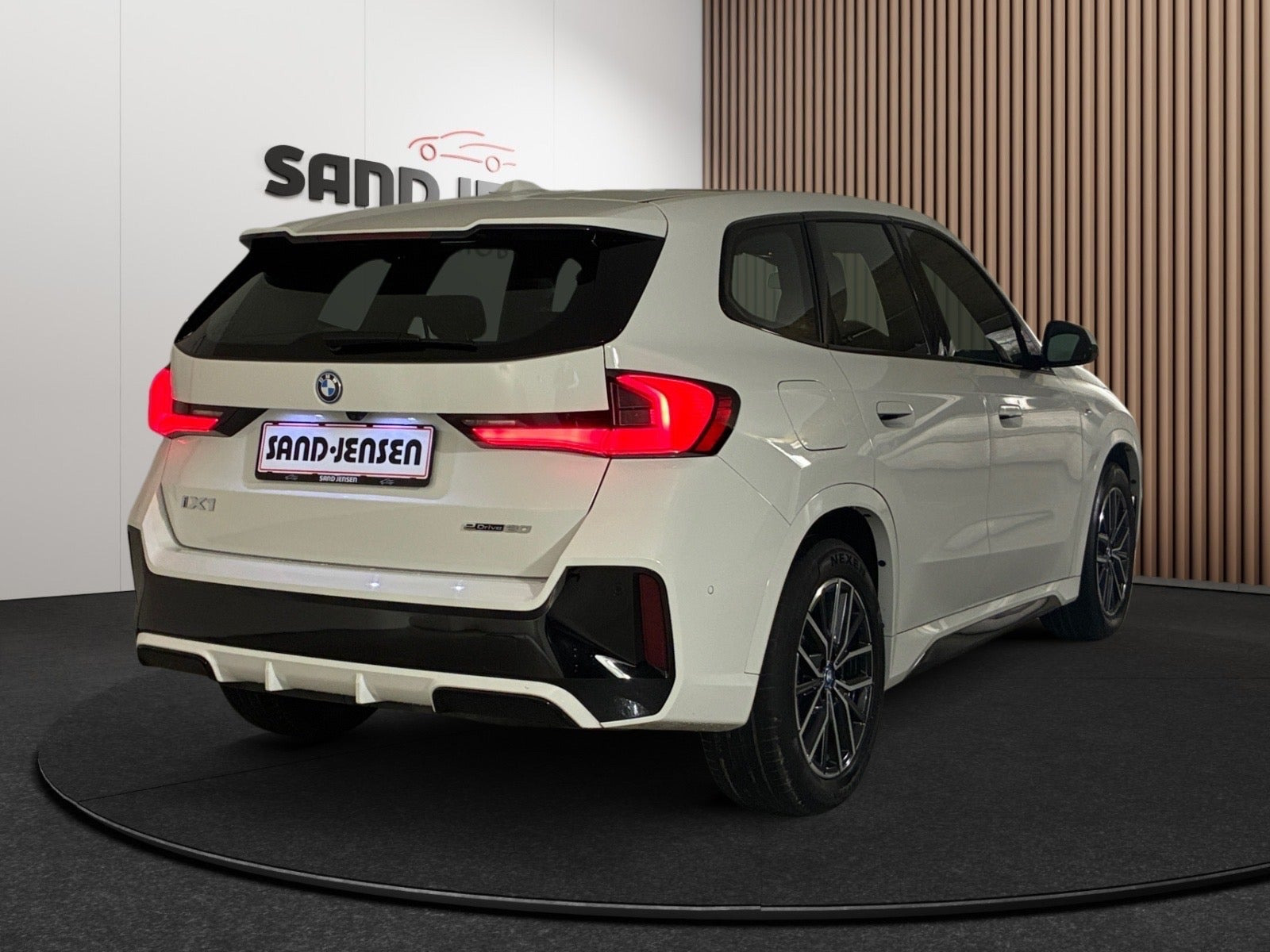Hvid BMW iX1 fra 2024