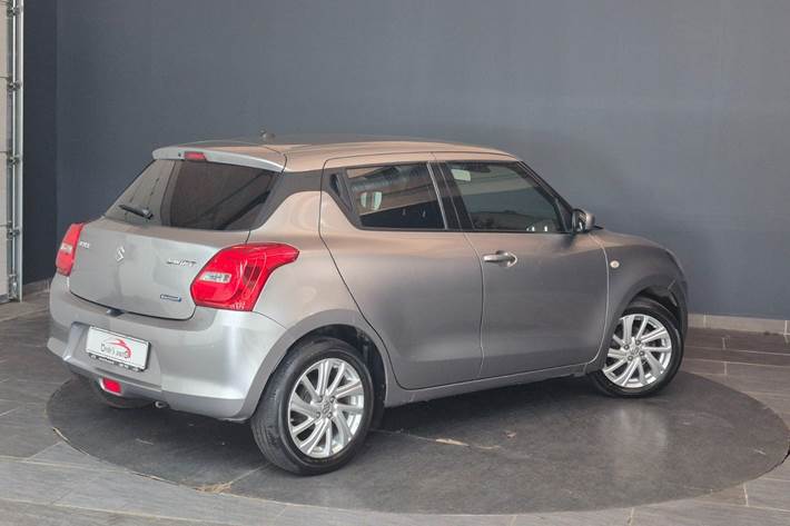 Sølv Suzuki Swift fra 2021