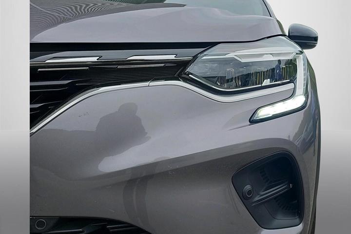 Grå Renault Captur fra 2020