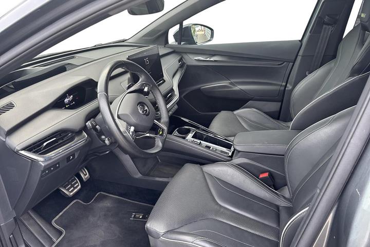 Grå Skoda Enyaq fra 2024