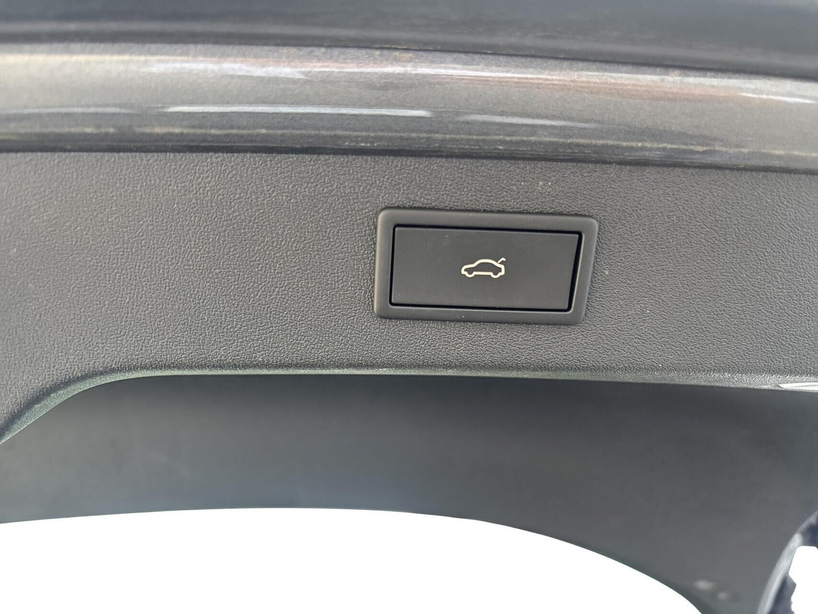 Grå Skoda Enyaq fra 2024