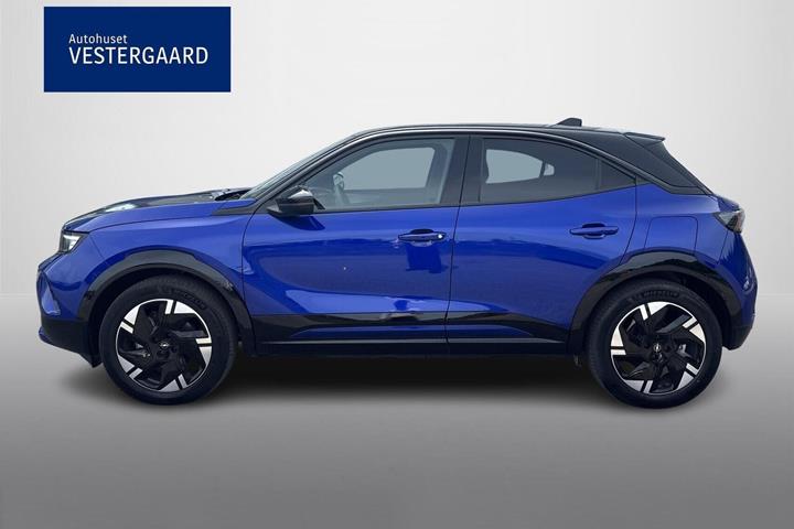 Blå Opel Mokka-e fra 2025