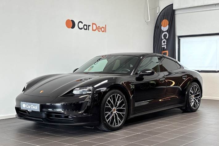Sort Porsche Taycan fra 2023
