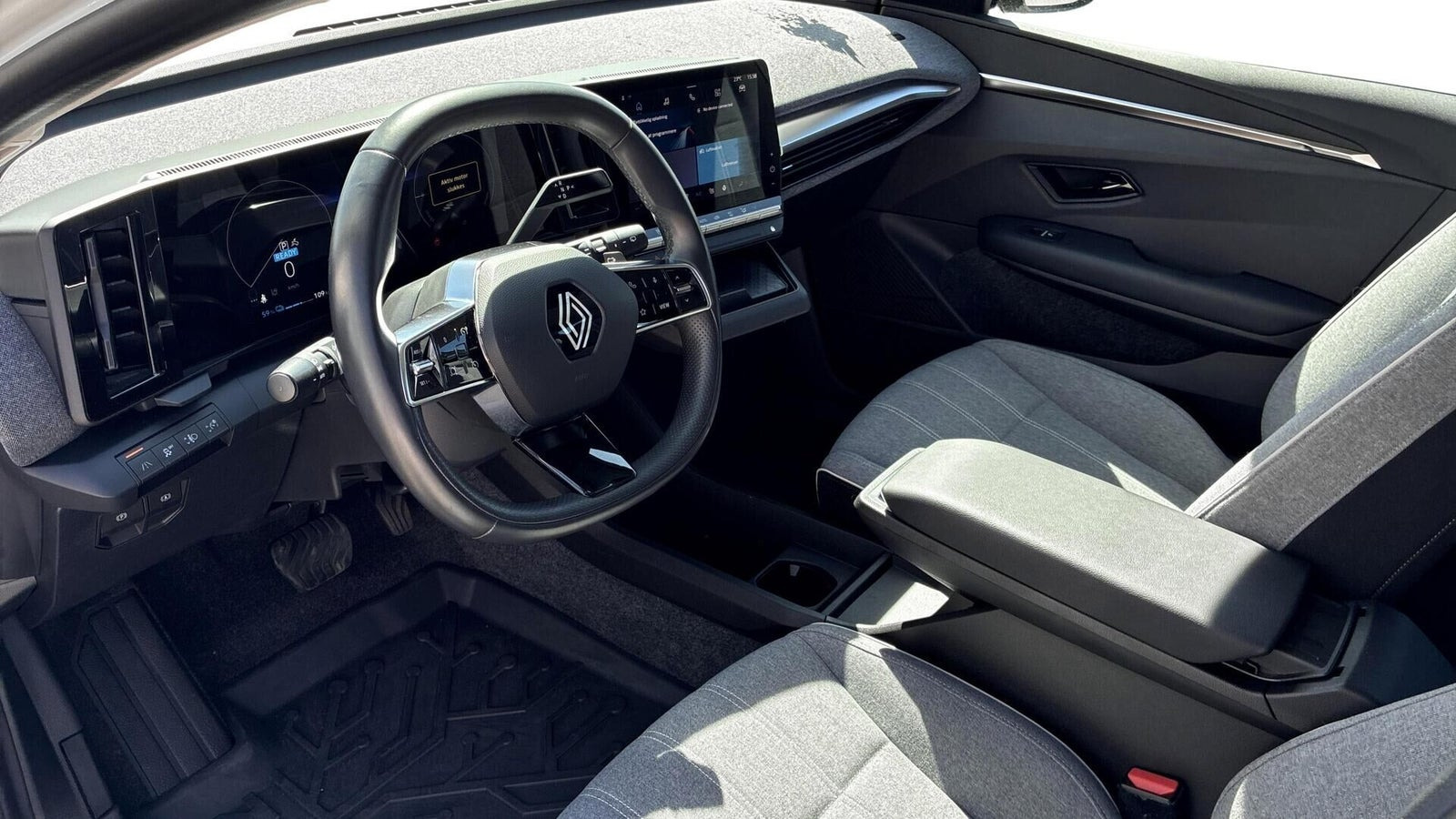 Hvid Renault Megane E-Tech fra 2023