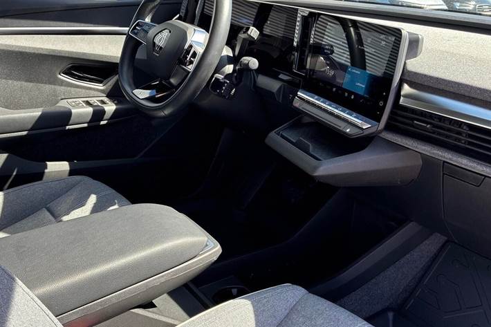 Hvid Renault Megane E-Tech fra 2023