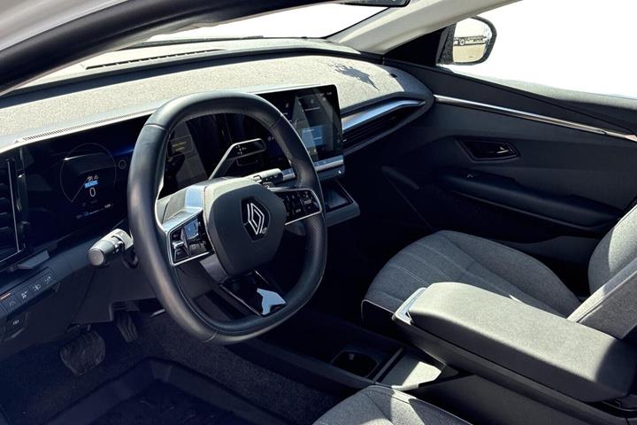Hvid Renault Megane E-Tech fra 2023