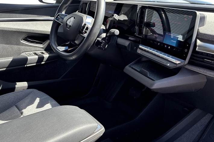 Hvid Renault Megane E-Tech fra 2023
