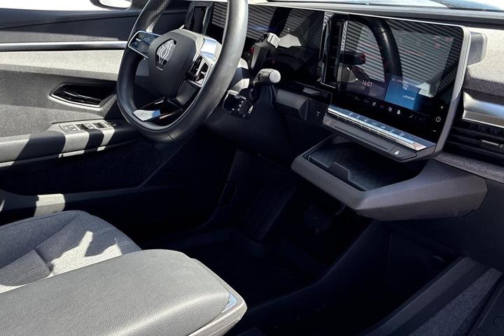 Hvid Renault Megane E-Tech fra 2023