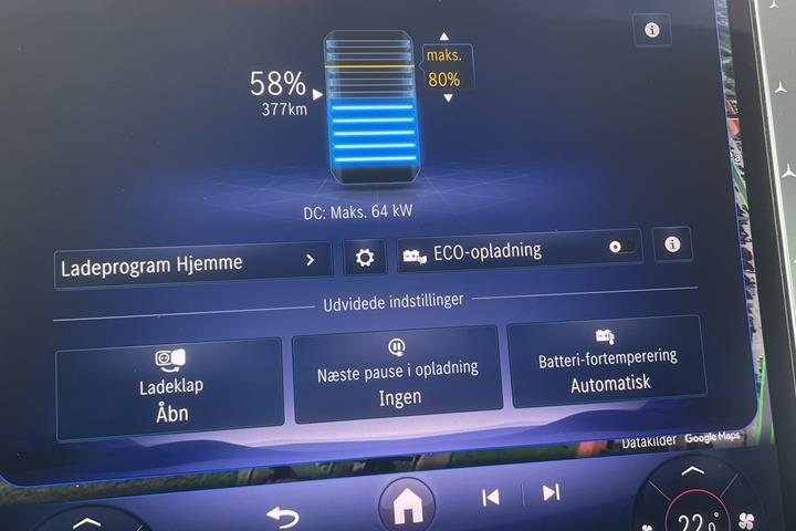 Blå Mercedes EQE 350 fra 2024