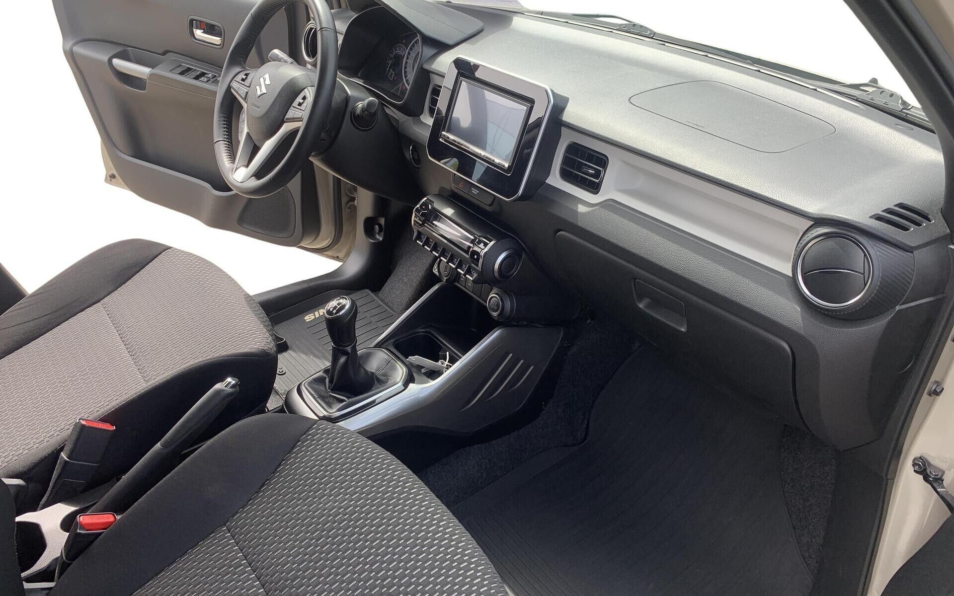 Beige Suzuki Ignis fra 2022
