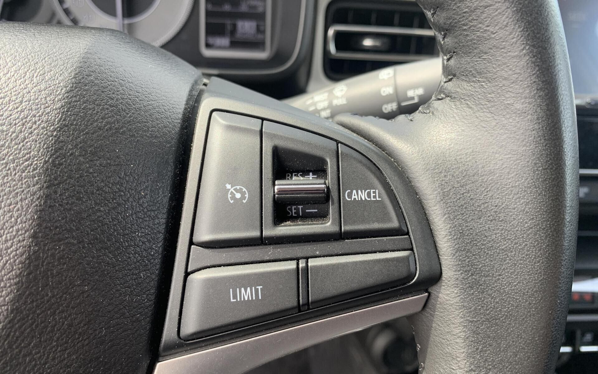 Beige Suzuki Ignis fra 2022