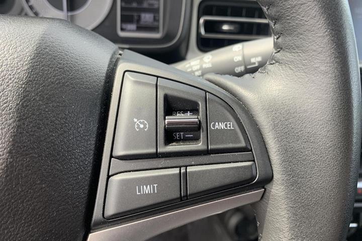 Beige Suzuki Ignis fra 2022