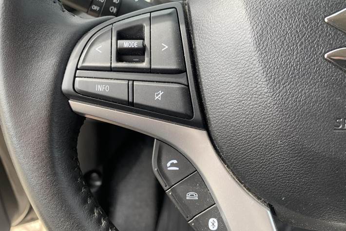 Beige Suzuki Ignis fra 2022