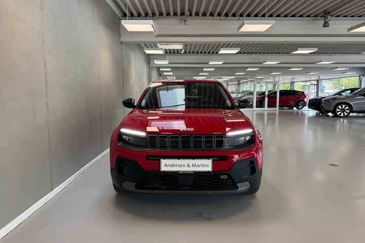Rød Jeep Avenger fra 2023