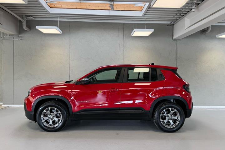 Rød Jeep Avenger fra 2023