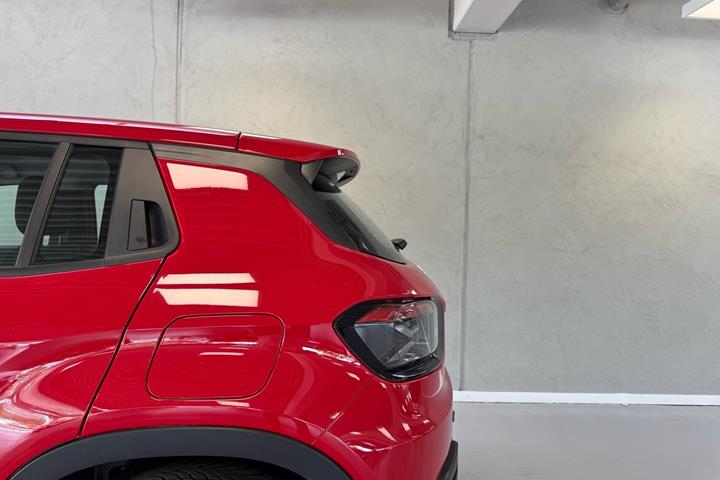 Rød Jeep Avenger fra 2023