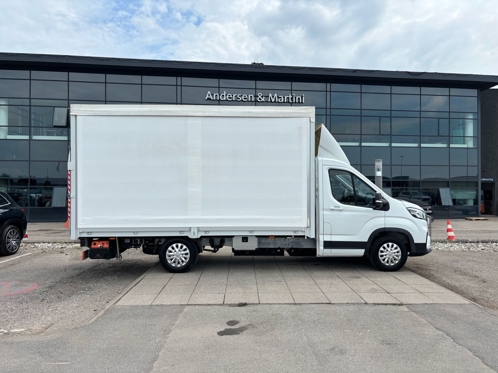 Hvid Maxus e-Deliver 9 fra 2024