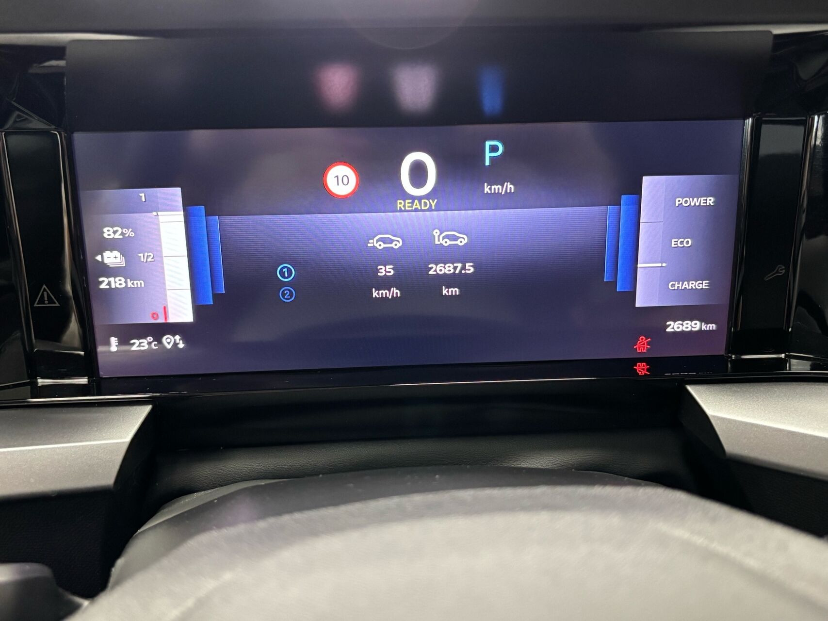 Sort Opel Frontera fra 2025