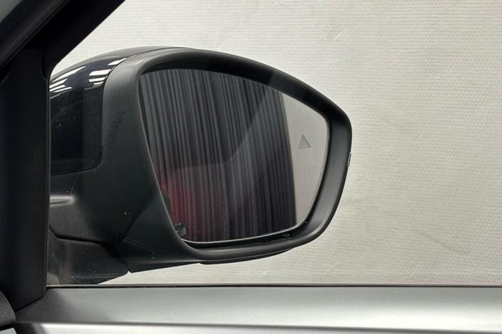 Sort Opel Frontera fra 2025