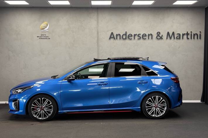 Blå Kia Ceed fra 2020