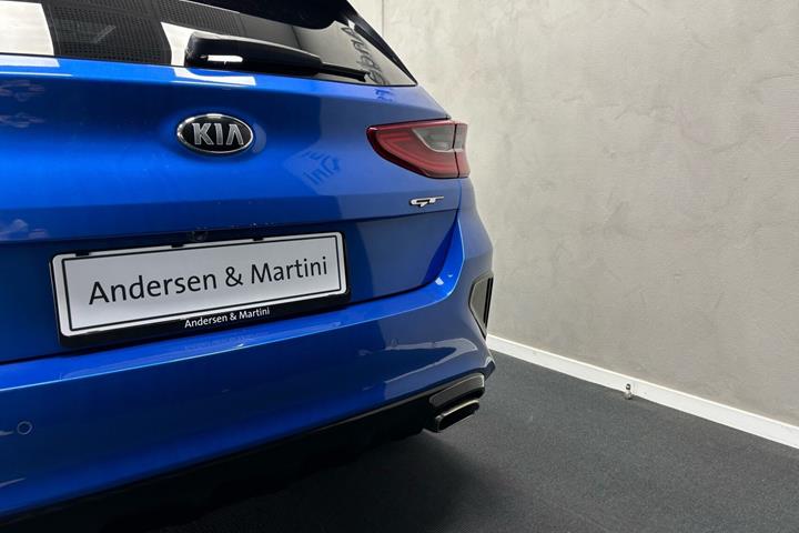 Blå Kia Ceed fra 2020