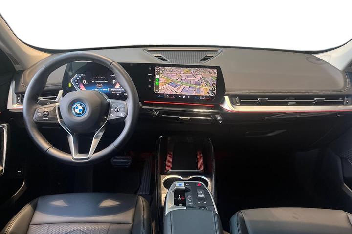 Sort BMW iX1 fra 2025