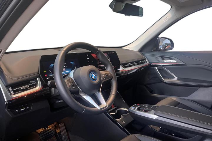 Sort BMW iX1 fra 2025