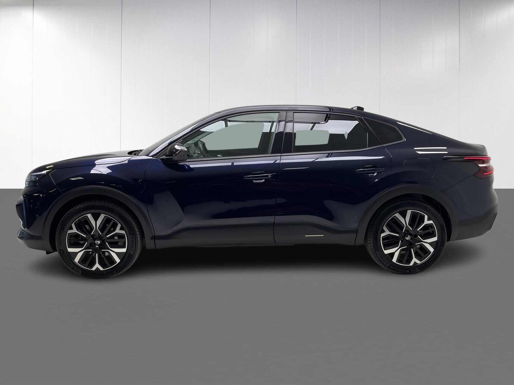 Blå Citroën ë-C4 X fra 2025