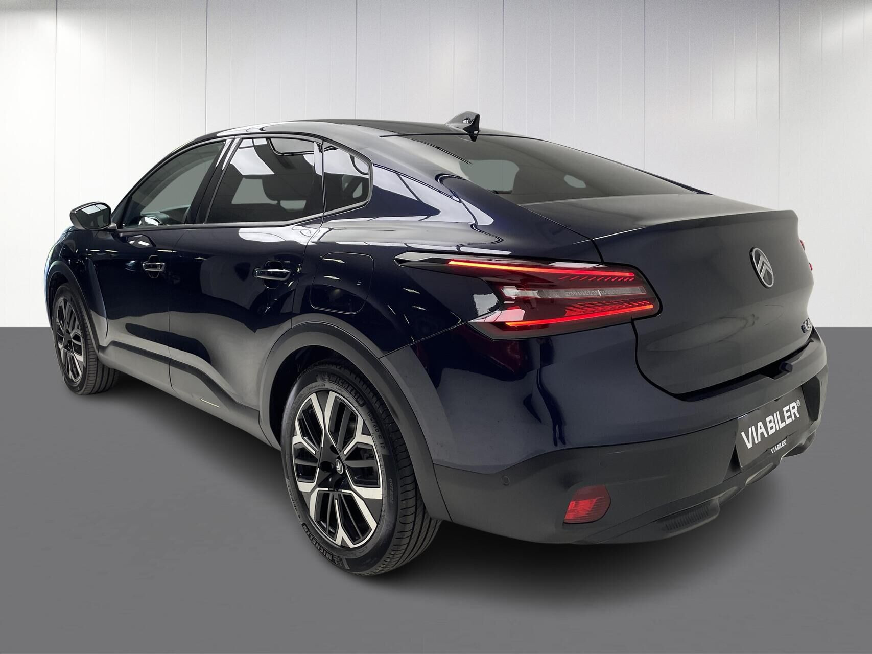 Blå Citroën ë-C4 X fra 2025