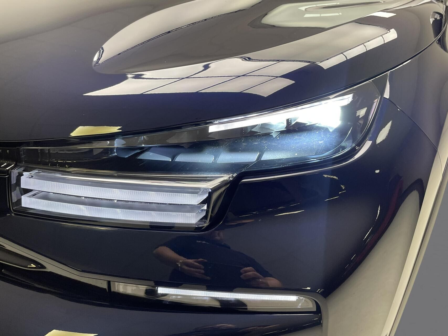 Blå Citroën ë-C4 X fra 2025