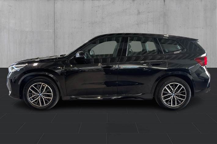 Sort BMW iX1 fra 2024