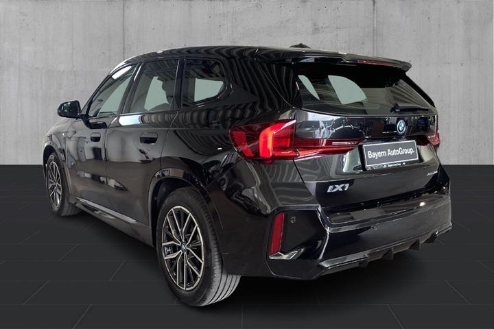 Sort BMW iX1 fra 2024